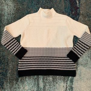 Liz Claiborne Lizsport cream/black/gray sweater. L